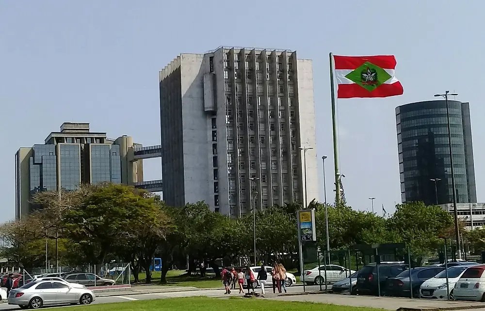 Falso m&eacute;dico que seduziu professora por vantagens financeiras &eacute; condenado pelo TJ