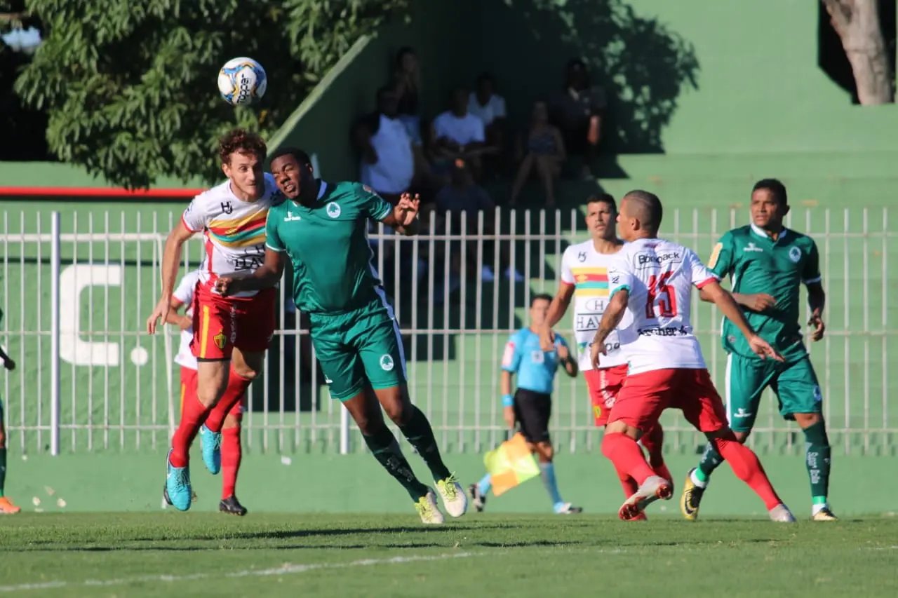 Brusque sai na frente, mas cede empate ao Boavista
