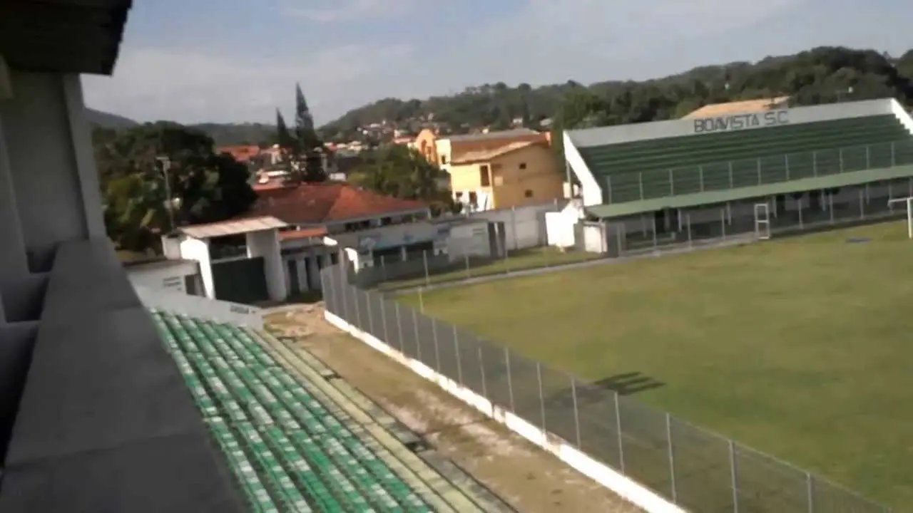 Palco da partida tem mais de sete d&eacute;cadas de futebol