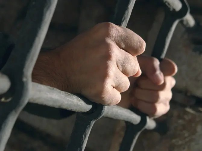 Detentos da UPA brigam por pacote de farinha