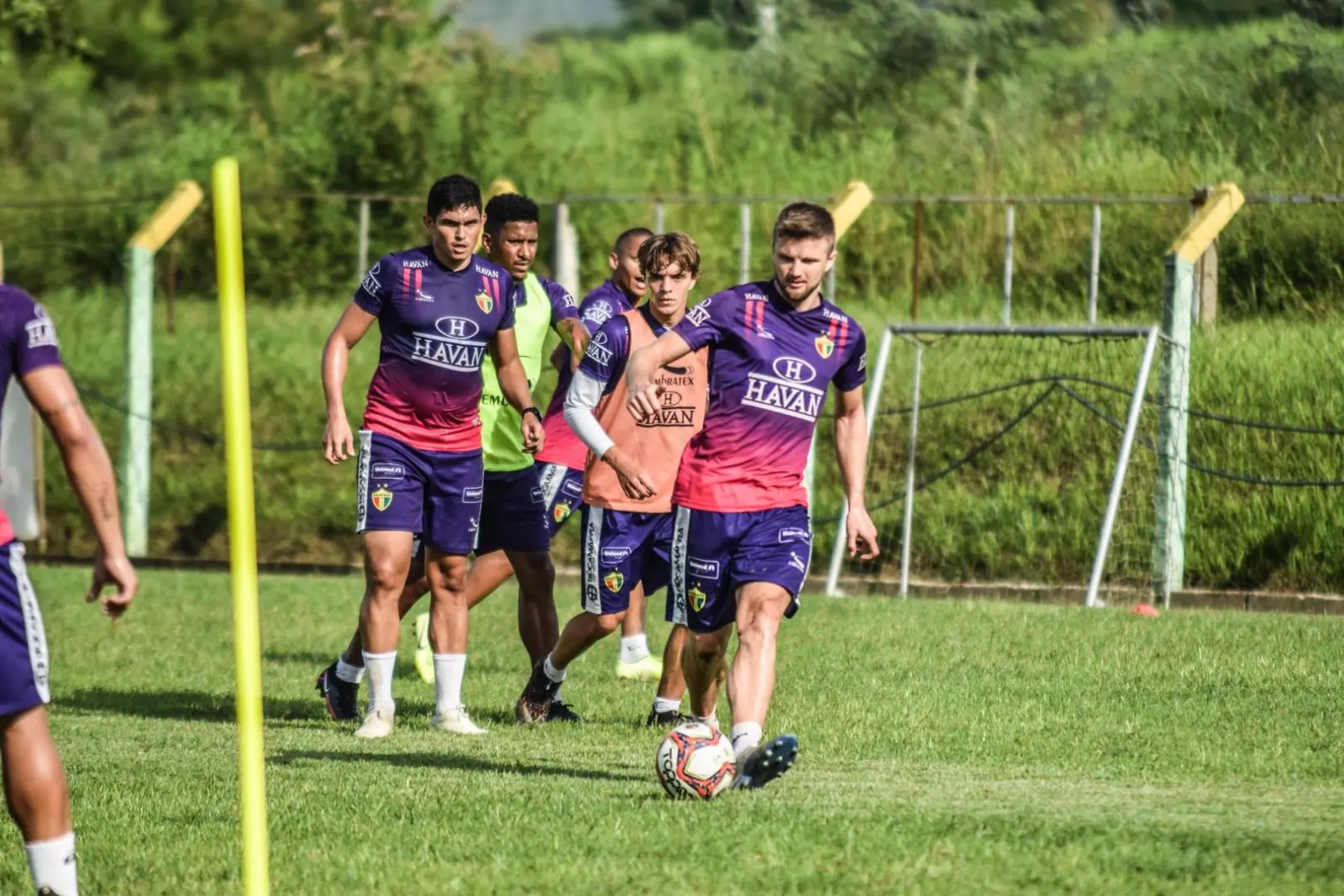 Brusque treina normalmente enquanto aguarda retorno do Catarinense 
