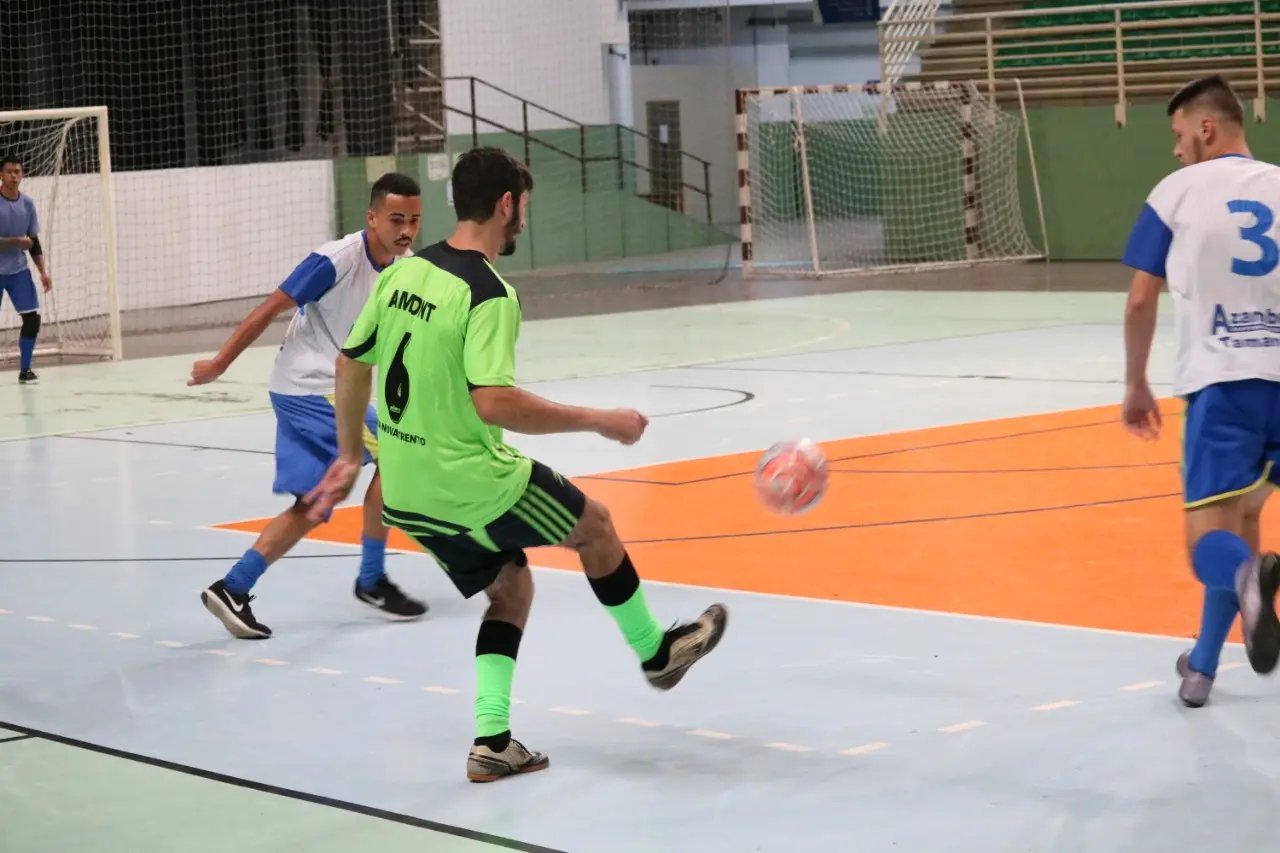 Centro garante classifica&ccedil;&atilde;o no futsal dos Jogos Comunit&aacute;rios