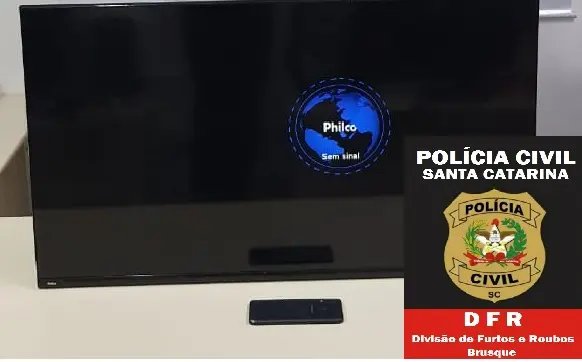 PC cumpre mandado de busca e apreens&atilde;o em resid&ecirc;ncia em Itaja&iacute;