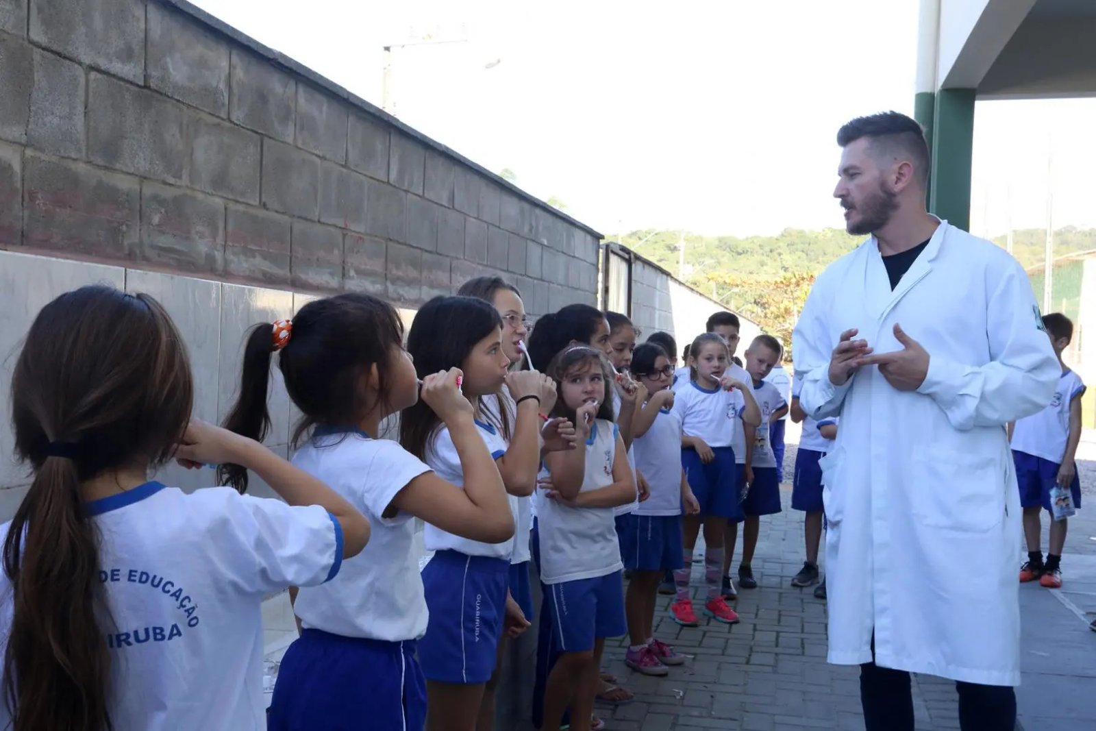 Guabiruba realiza Semana da Sa&uacute;de Bucal nas escolas