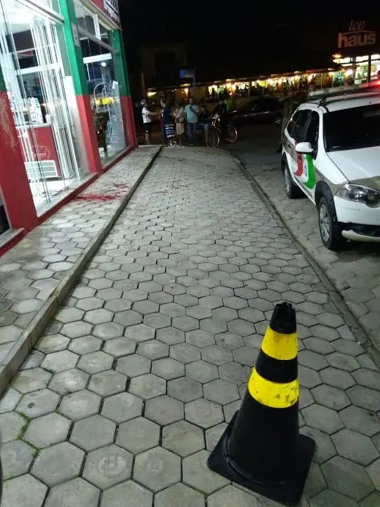 Jovem é morto ao ajudar mulher que era assaltada