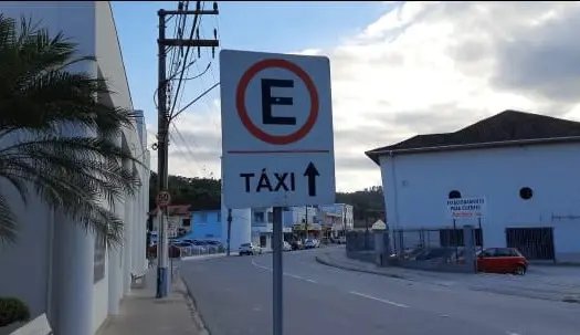 Guabiruba quer reduzir vagas de estacionamento para t&aacute;xi