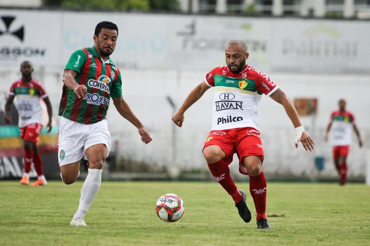 Desfalcado e sem jogar bem, Brusque perde a primeira no Catarinense