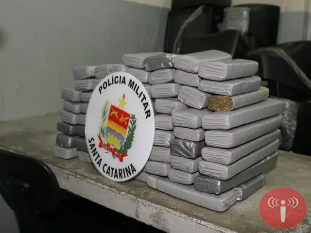 PM apreende 60 kg de maconha 