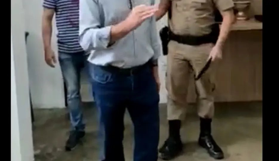 Clientes invadem empresa de Brusque para cobrar servi&ccedil;o que n&atilde;o teria sido entregue