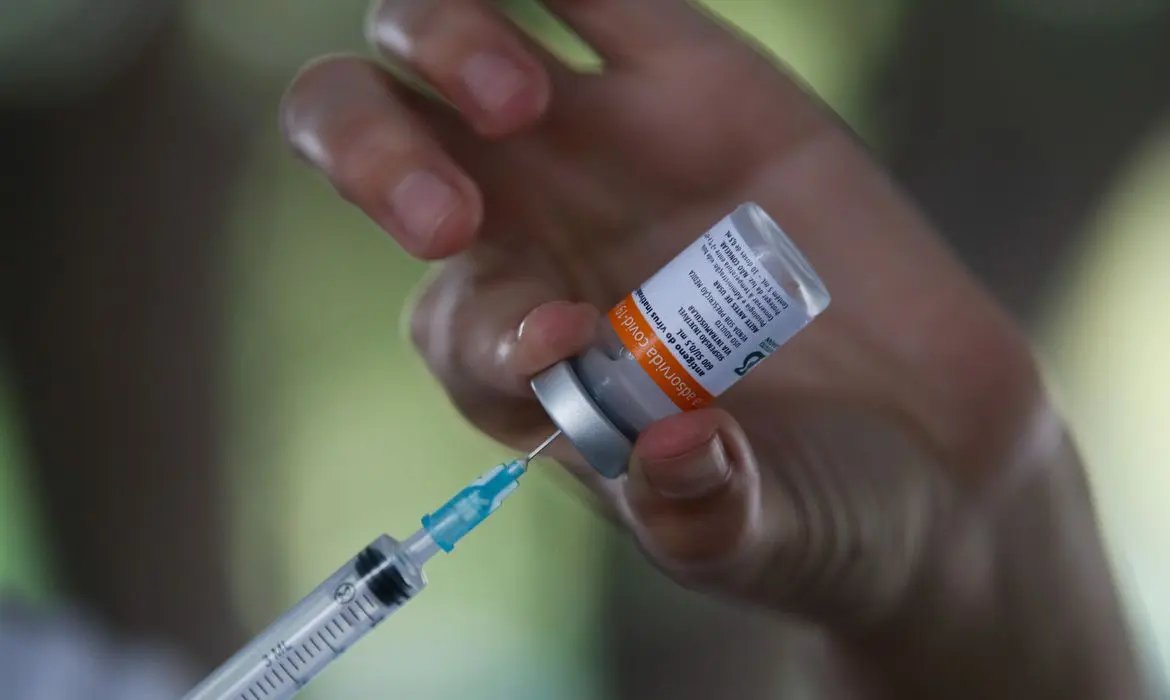 Senado aprova MP para compra de vacinas por estados sem licita&ccedil;&atilde;o
