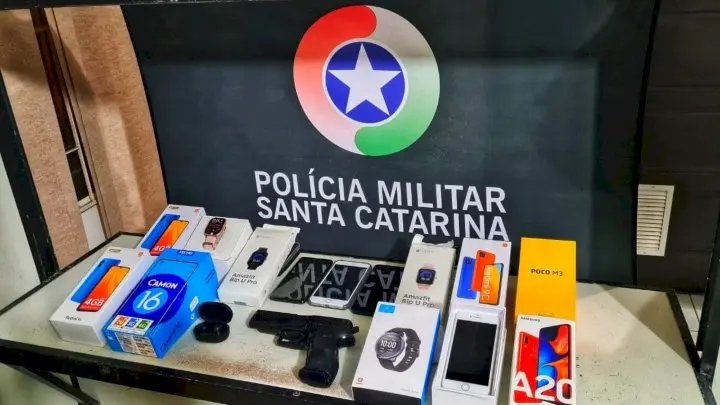 Trio &eacute; preso pela Pol&iacute;cia Militar ap&oacute;s a pr&aacute;tica de uma s&eacute;rie de roubos em Blumenau