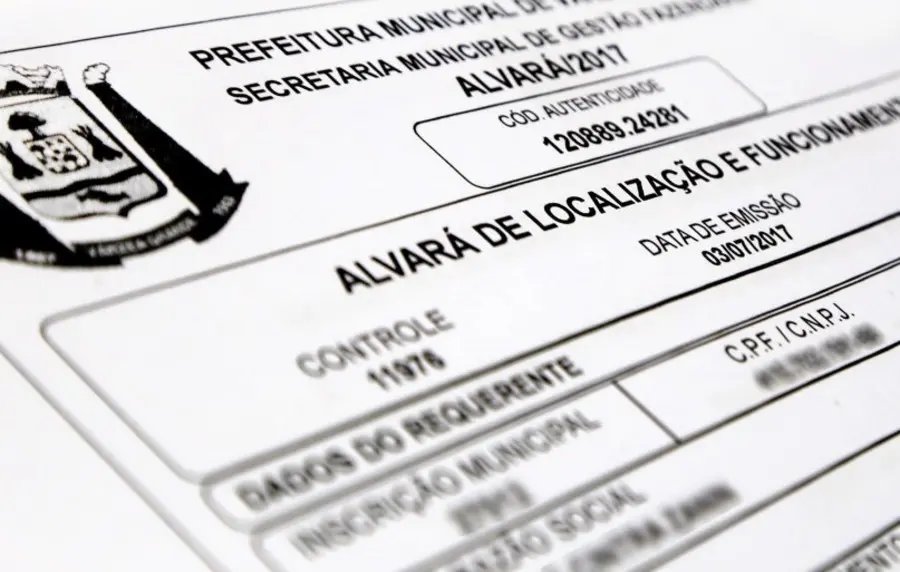 Governo divulga lista de neg&oacute;cios que podem ser abertos sem alvar&aacute;
