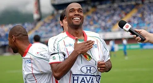 Zagueiro Rogélio é outro que volta ao Brusque