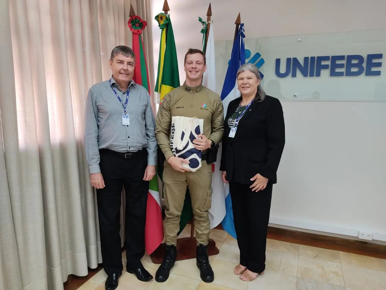 Comandante da Pol&iacute;cia Militar de Brusque visita a Unifebe