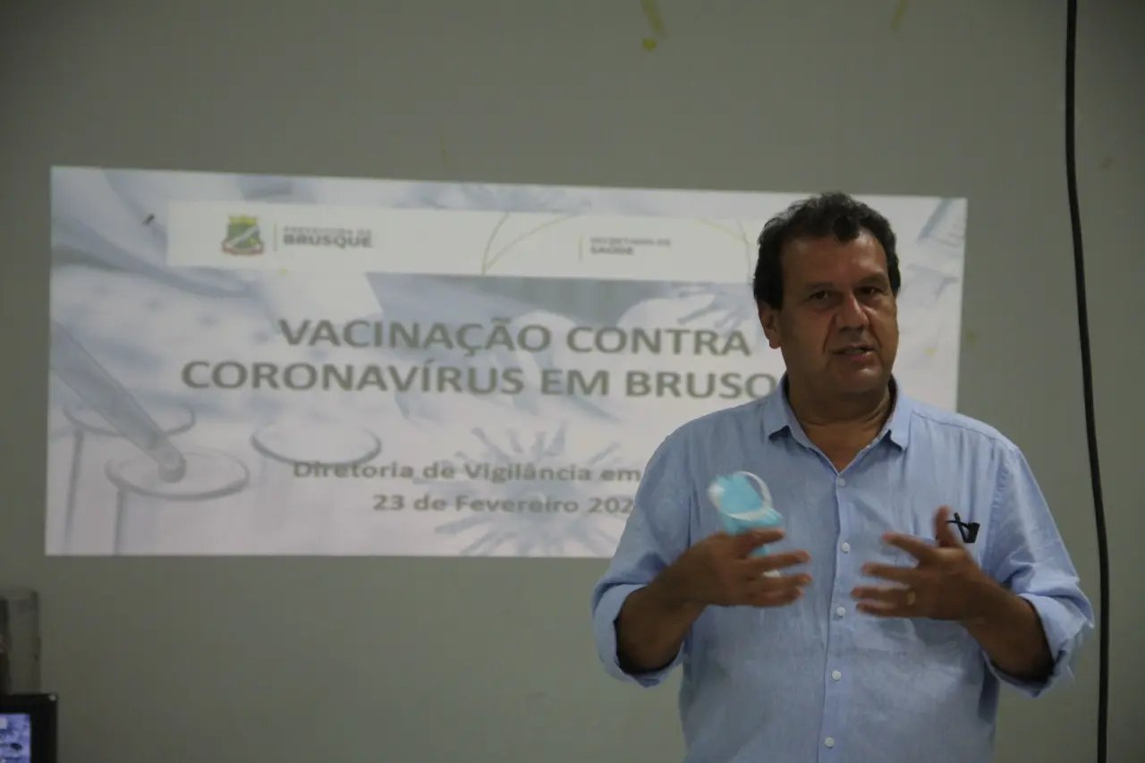 Prefeitura de Brusque apresenta a&ccedil;&otilde;es da vacina&ccedil;&atilde;o da Covid-19