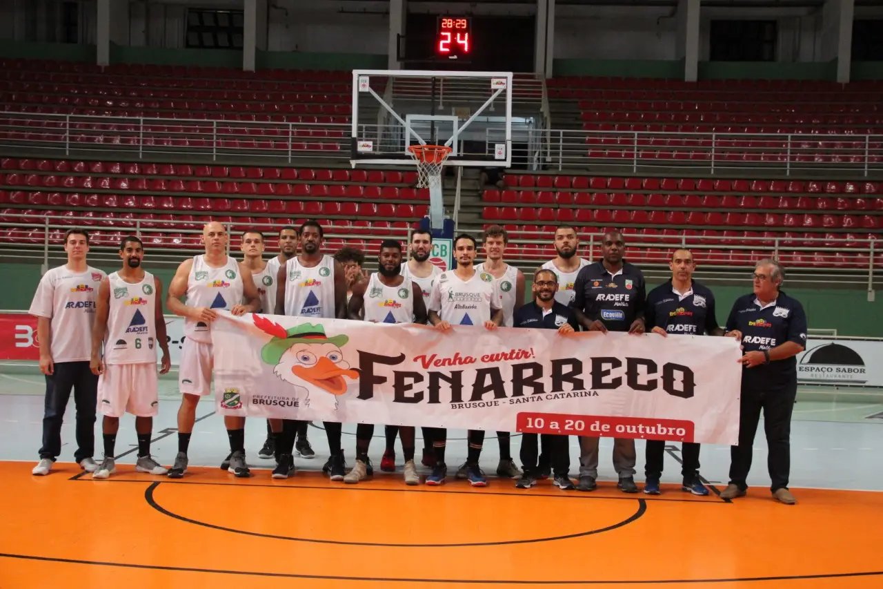 Brusque encerra Campeonato Brasileiro de Basquete na quarta coloca&ccedil;&atilde;o