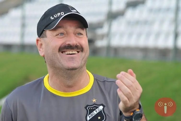 Leandro Campos será apresentado na sexta-feira