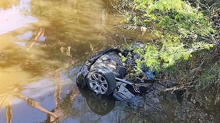   Morre motorista que se afogou com crian&ccedil;as em rio de SC