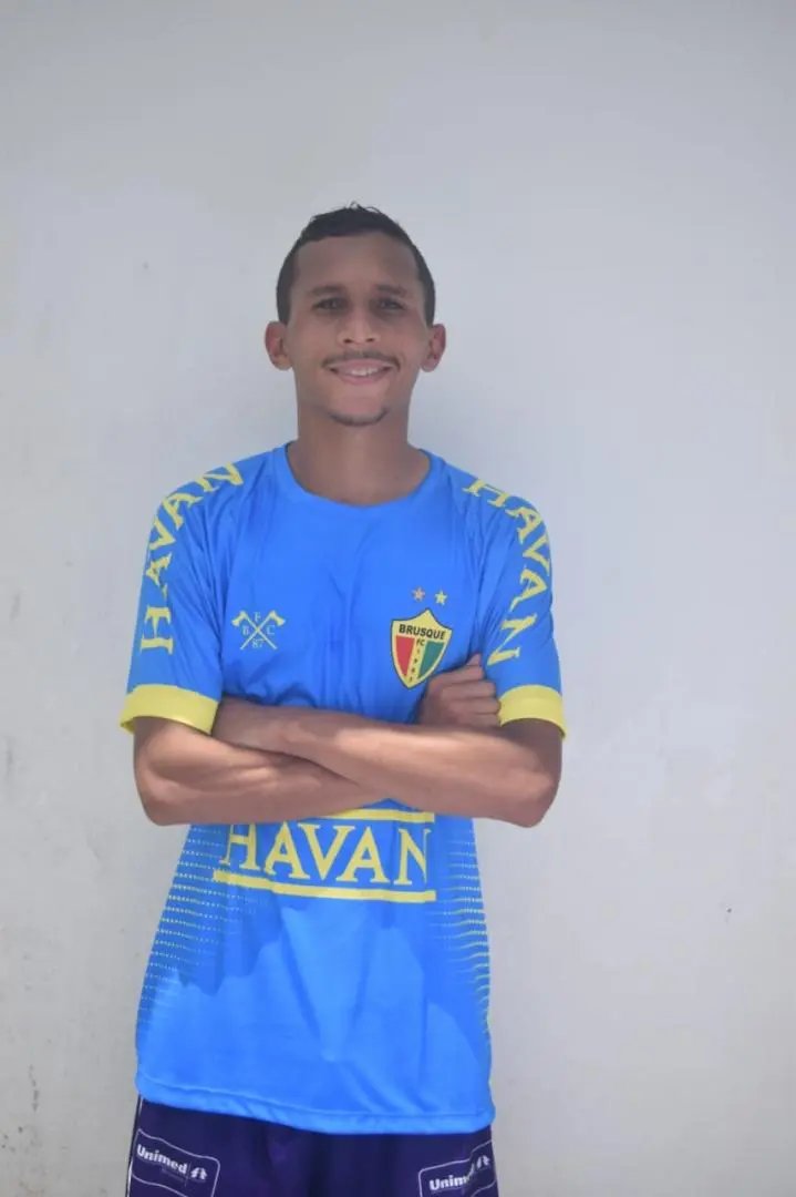 Brusque oficializa contrata&ccedil;&atilde;o de Andrew, ex-Crici&uacute;ma e Paran&aacute;