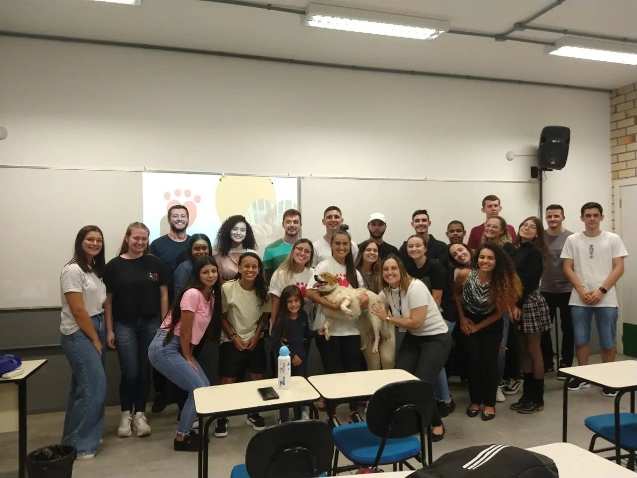 Engenharia Qu&iacute;mica Unifebe produz ra&ccedil;&atilde;o para c&atilde;es e gatos e doa para a Acapra Brusque