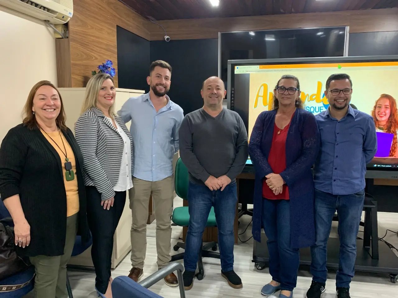 Brusque recebe comitivas para apresentar sobre uso da tecnologia na educa&ccedil;&atilde;o  