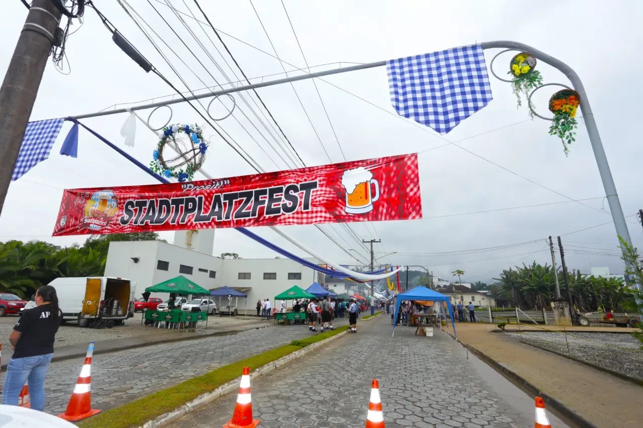 Guabiruba ter&aacute; Stadtplatzfest neste s&aacute;bado