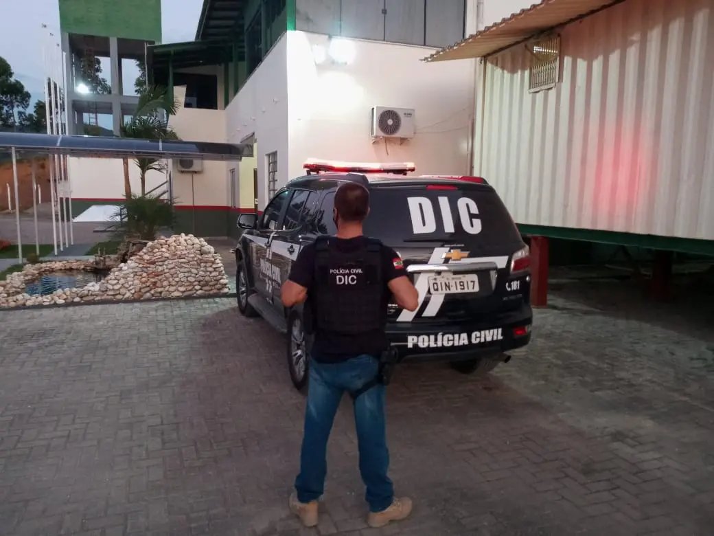 Tr&ecirc;s s&atilde;o presos por trafico e associa&ccedil;&atilde;o ao tr&aacute;fico em Brusque