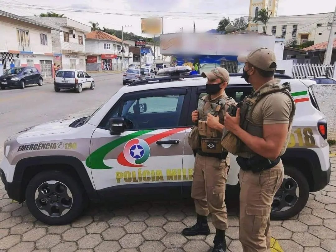 Policial militar &eacute; v&iacute;tima de inj&uacute;ria racial durante ocorr&ecirc;ncia