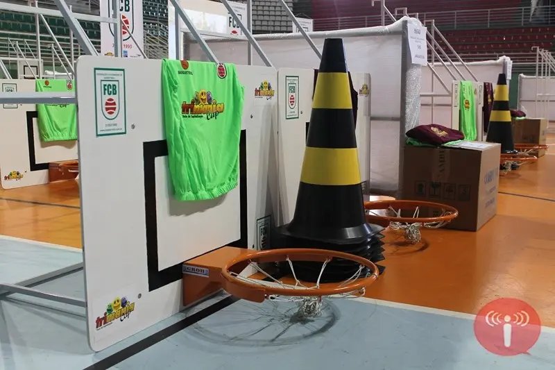 Kits para bases são entregues na Arena Brusque
