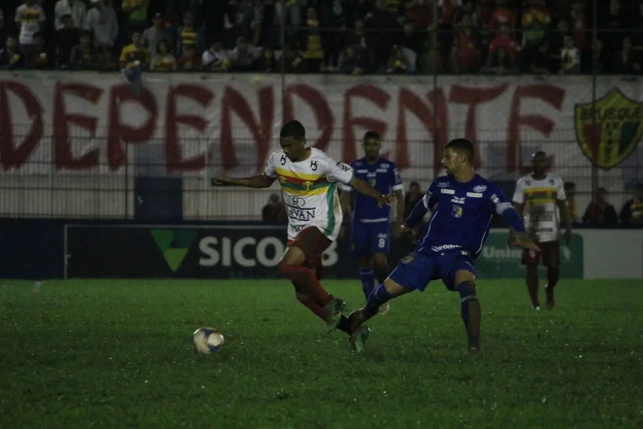 Brusque FC encanta e goleia o Foz do Igua&ccedil;u por 5 a 0