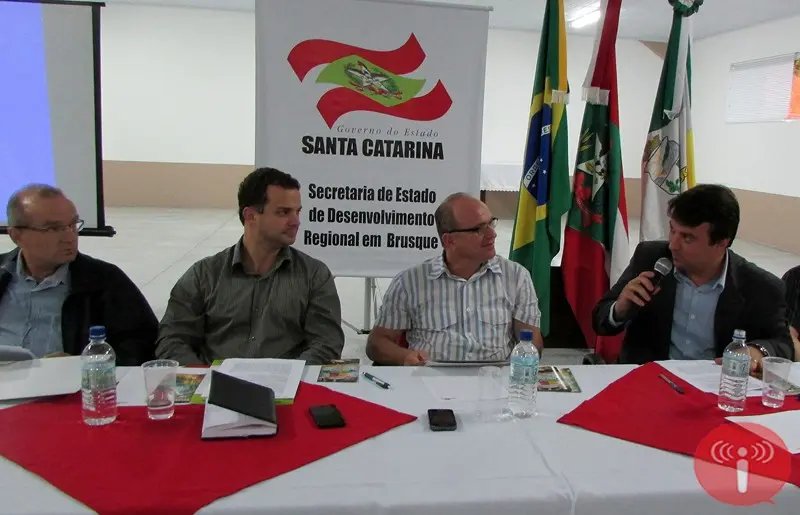Onze projetos e homenagens na reunião do CDR