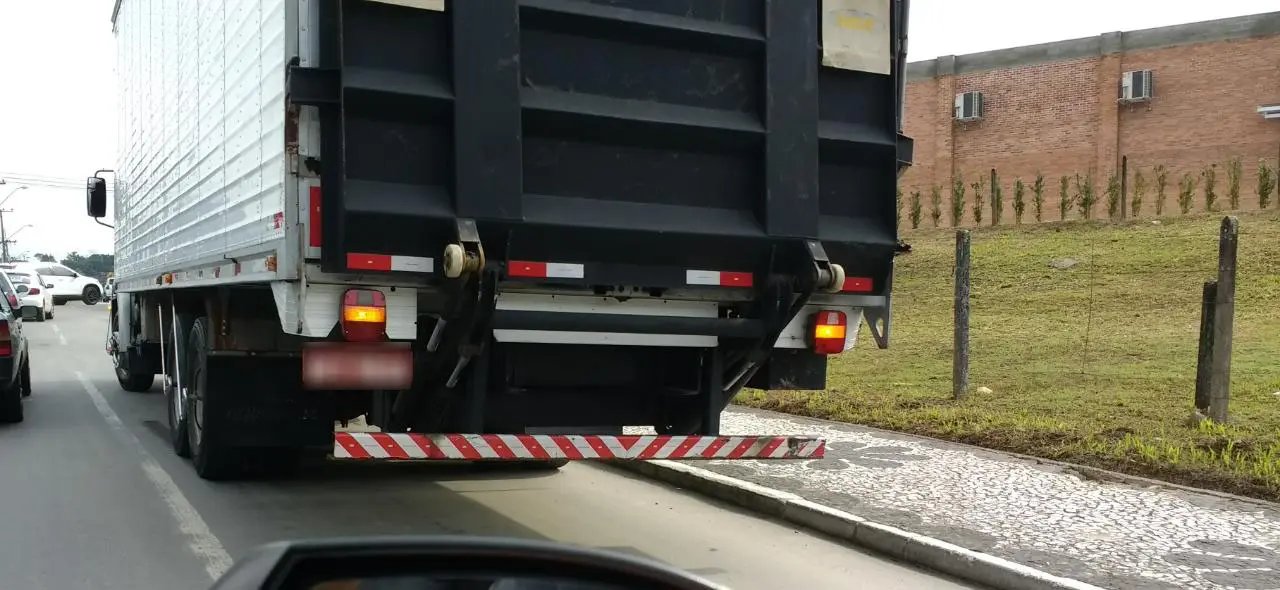 Homem é atropelado próximo à rótula da Apae
