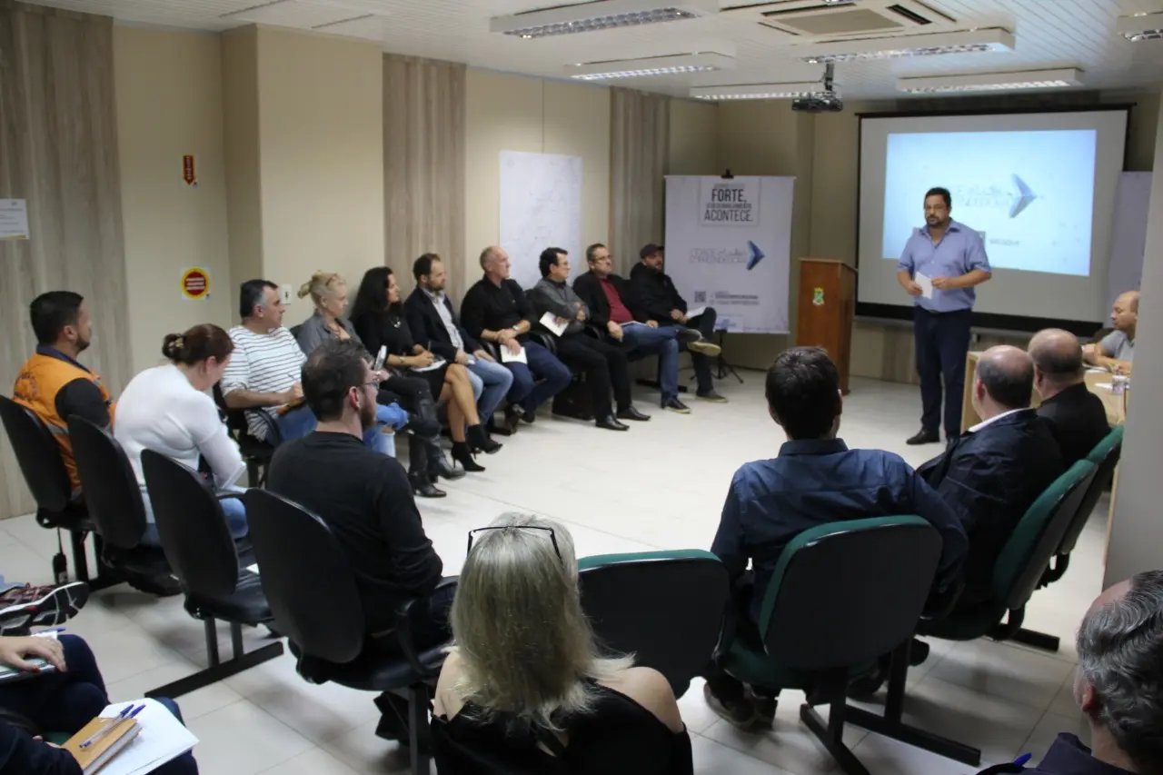 Prefeitura adere ao programa Cidade Empreendedora