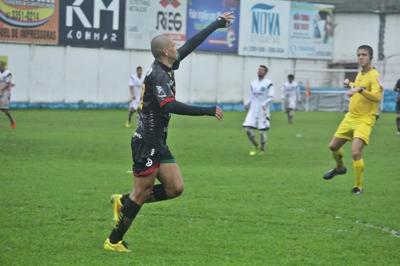 Brusque vence a primeira na Série D em jogo com final emocionante