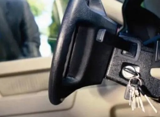 Garotos de 16 e 13 anos furtam Chevette e são encaminhados para a DP