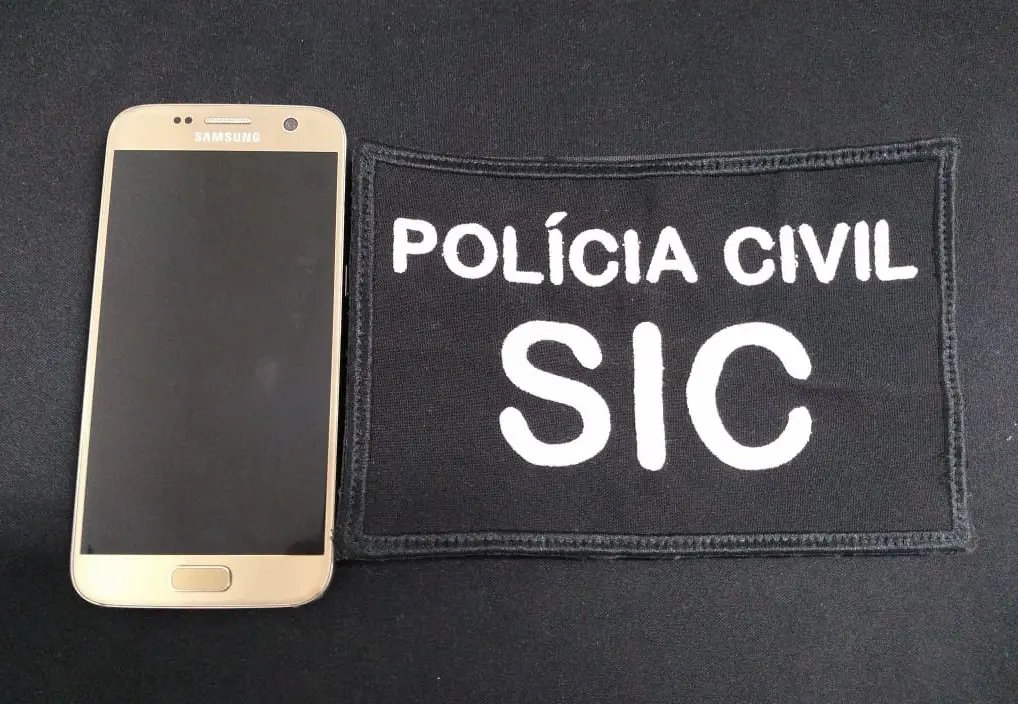 Policiais do SIC recuperam celular furtado na Fenarreco