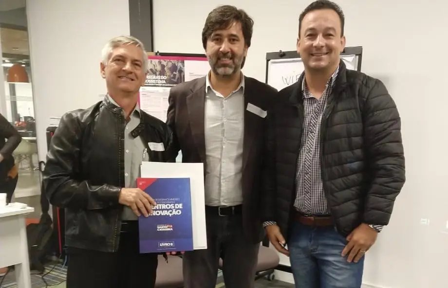 Lideran&ccedil;as brusquenses participam do encontro que discute gest&atilde;o dos Centros de Inova&ccedil;&atilde;o de SC