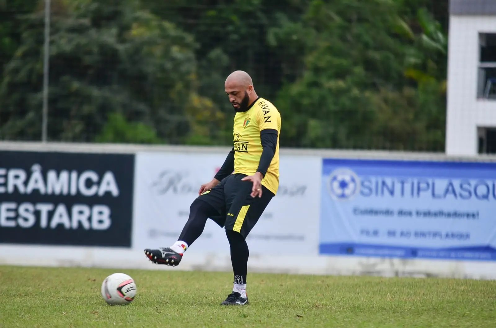 Brusque faz &uacute;ltimo treino antes de viajar &agrave; Campinas
