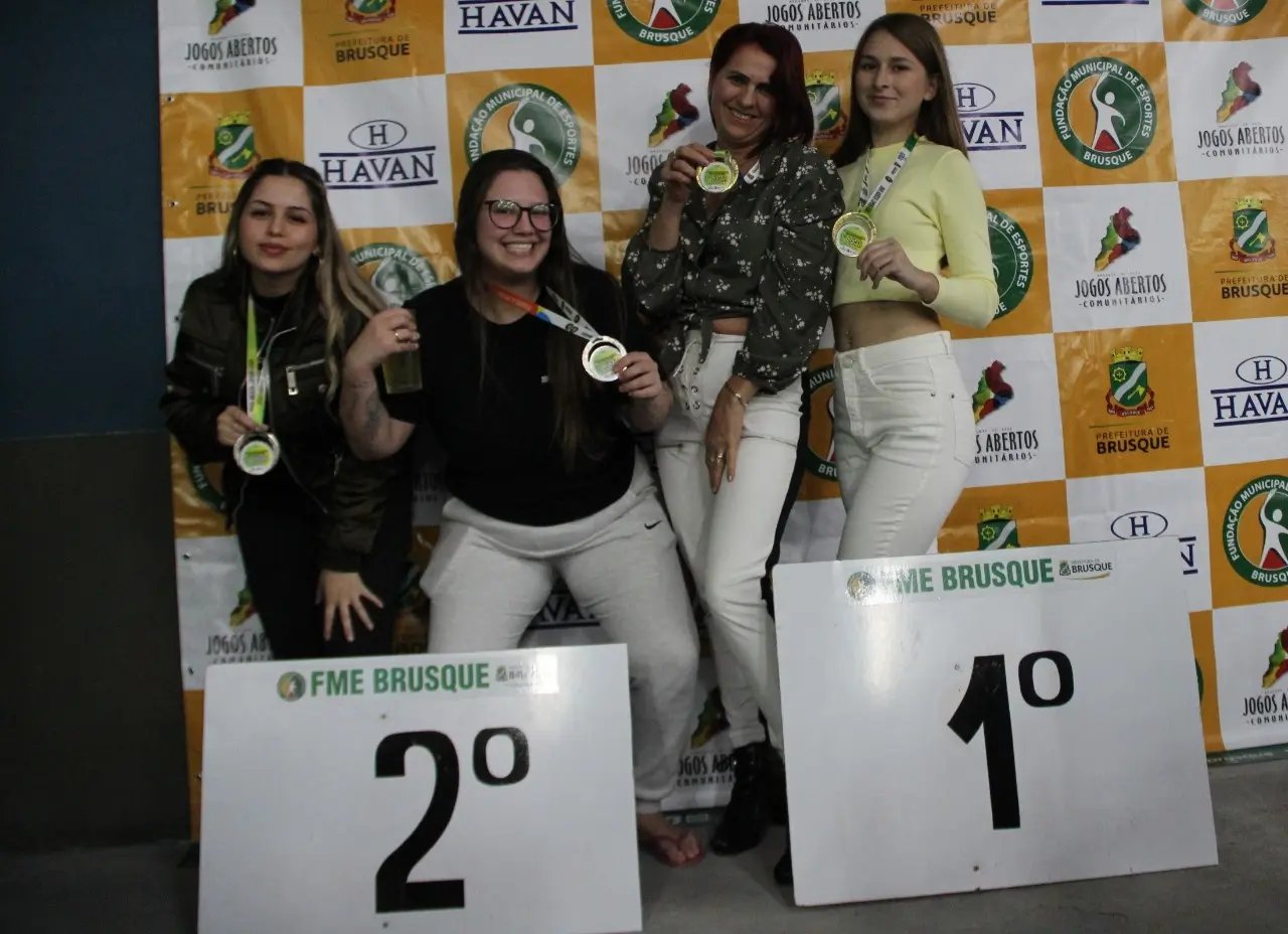 M&atilde;e e filha garantem o ouro para o Centro no truco feminino
