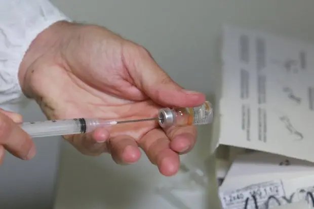 Laborat&oacute;rio de Blumenau &eacute; notificado por anunciar venda de vacina 