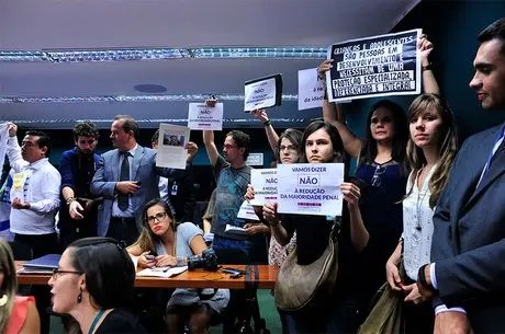 ​Proposta de redução da maioridade penal avança em Comissão