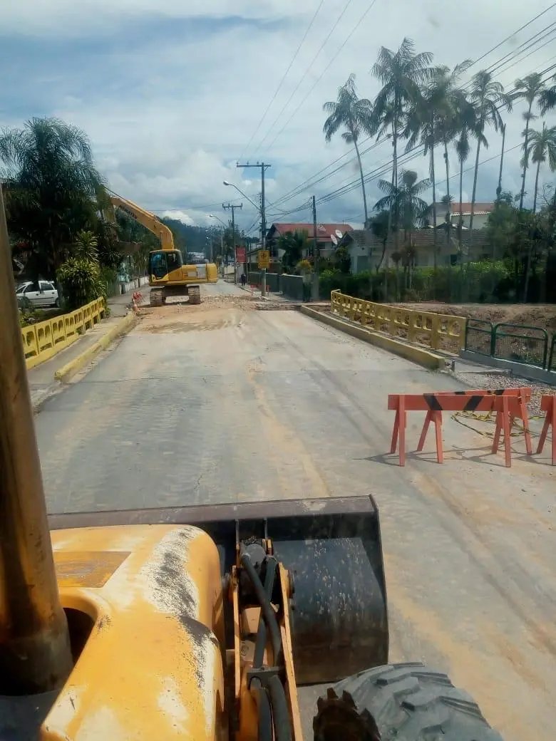 Secretaria de Obras segue com manuten&ccedil;&otilde;es, consertos e limpezas nos bairros