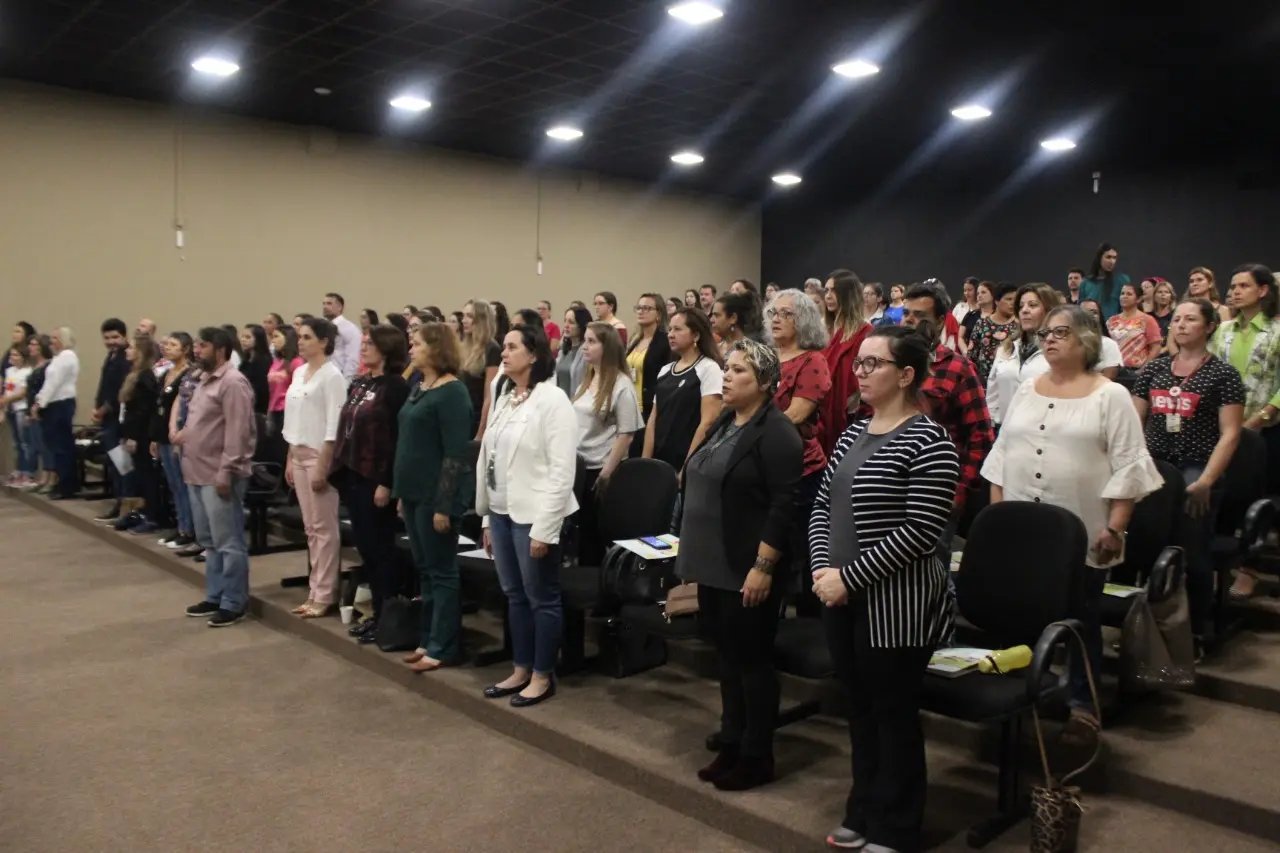 Semin&aacute;rio debate o acolhimento em Fam&iacute;lia Acolhedora