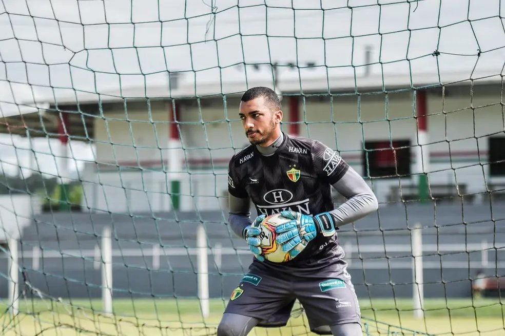 Brusque anuncia contrata&ccedil;&atilde;o de Dalberson; goleiro e Alex Ruan j&aacute; est&atilde;o no BID