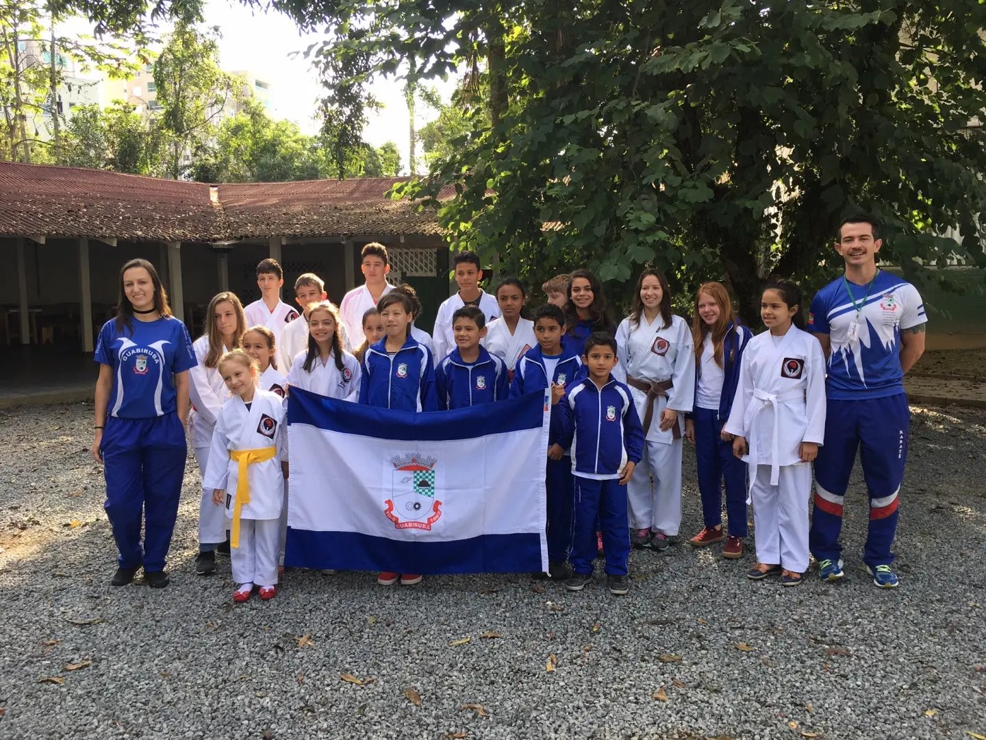 Karatê de Guabiruba volta da Taça SC com 14 medalhas
