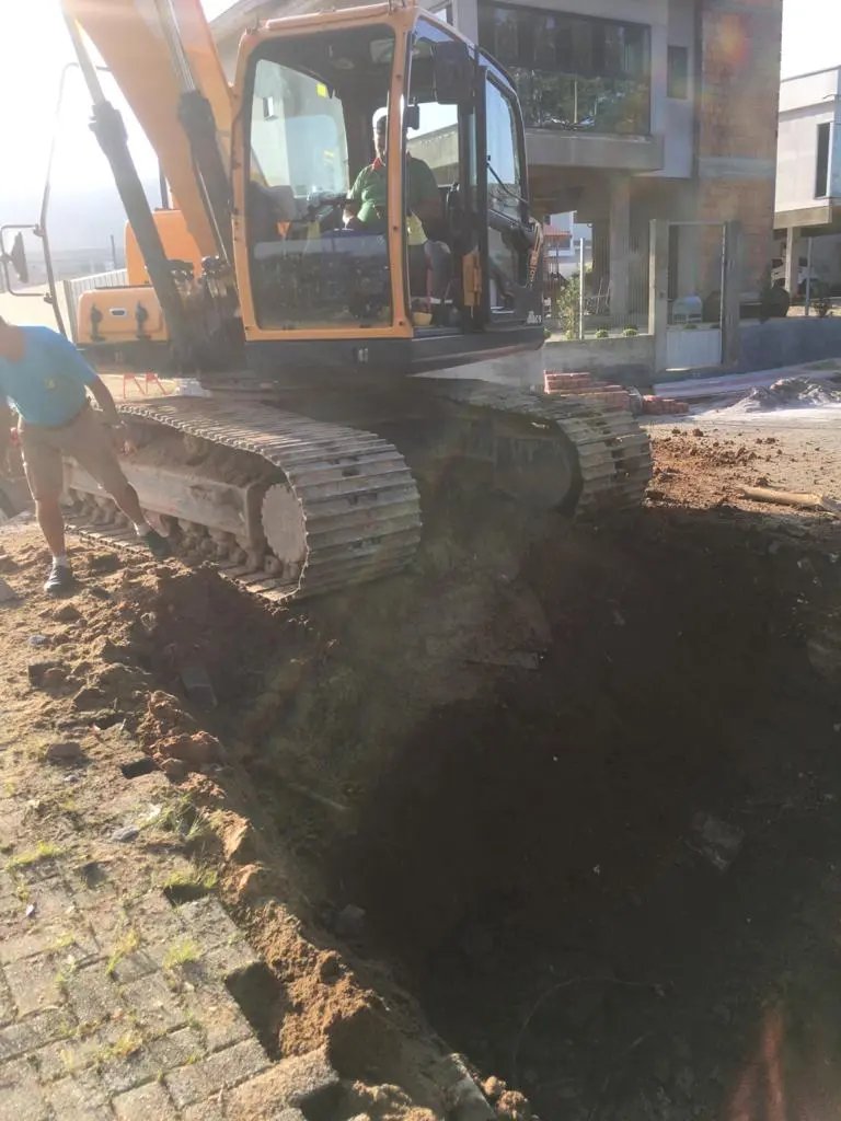 Confira as atividades da patrola e limpeza de valas da secretaria de obras