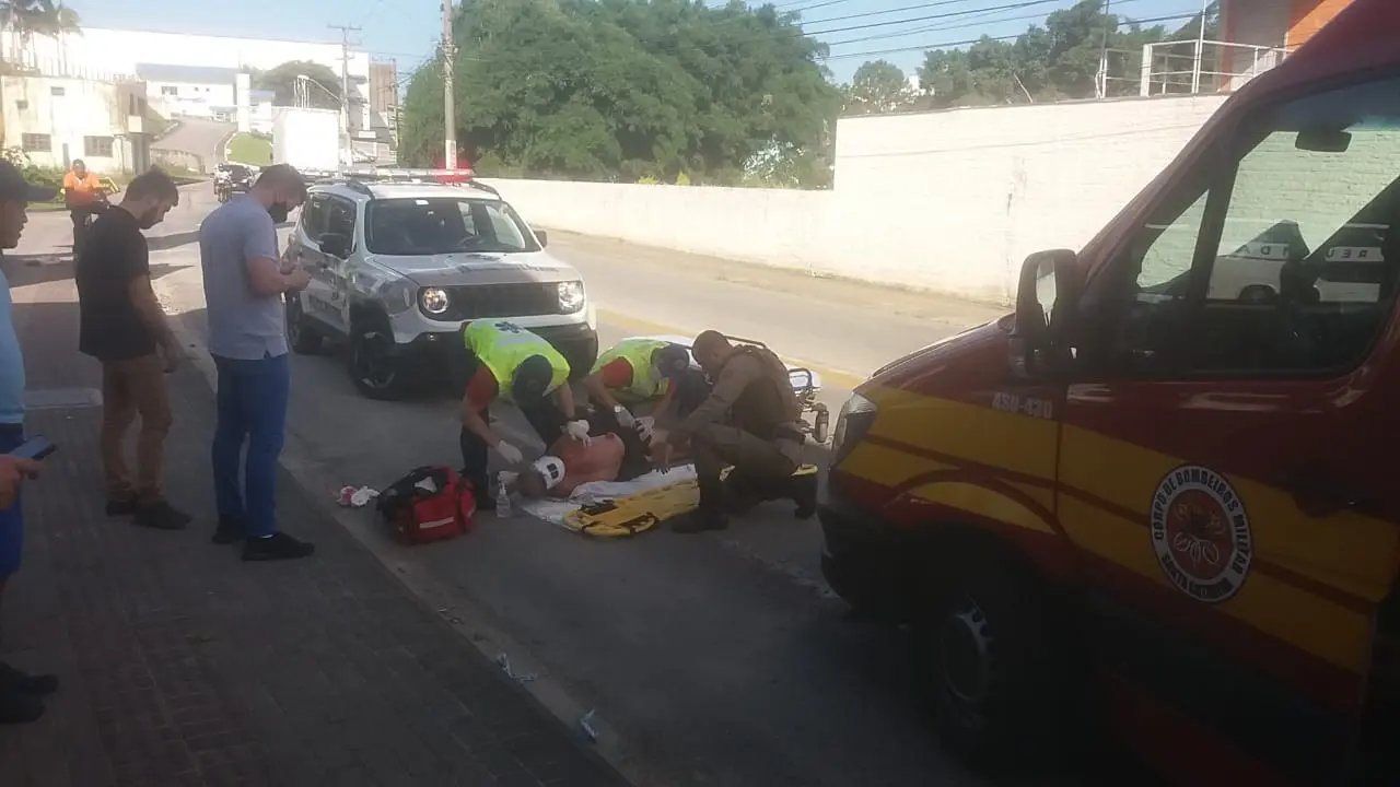 Idoso de bicicleta &eacute; atropelado por caminh&atilde;o no bairro S&atilde;o Luiz