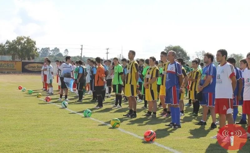 Quatro jogos abrem o Municipal de Futebol