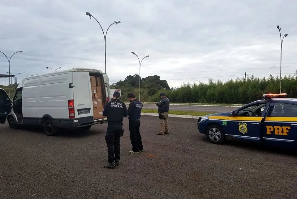 PRF apreende 70 mil maços de cigarro contrabandeados