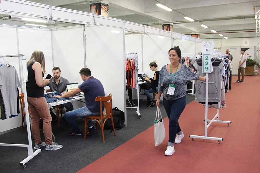  Negocia&ccedil;&otilde;es intensas no primeiro dia da 49&ordf; Proneg&oacute;cio